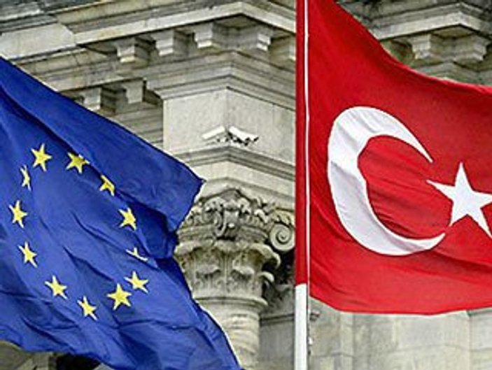Avrupa Birliği'nin Türkiye raporuna yolsuzluk ayarı