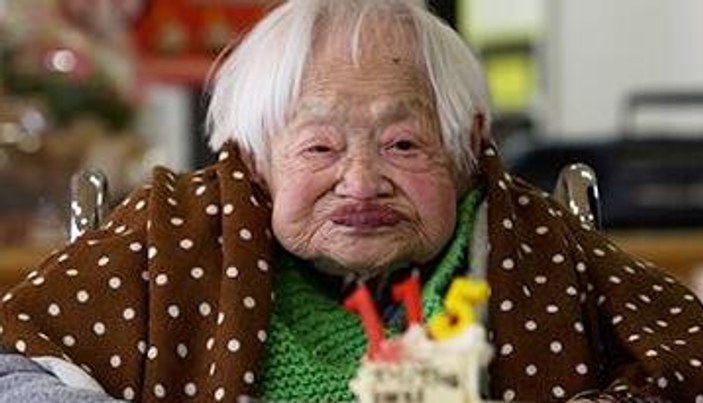 Dünyanın en yaşlı kadını: Yiyin uyuyun
