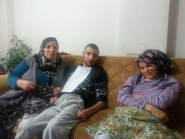 Sultangazi'de engelli iki kardeşin akülü araçları çalındı