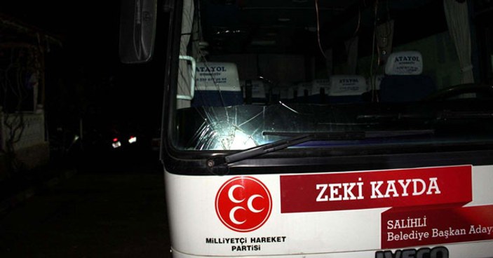 Manisa'da MHP'li adayın konvoyuna saldırı