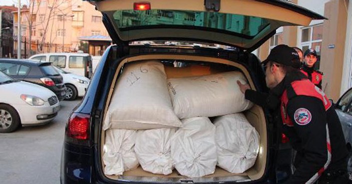 İstanbul'da bir cipten 71 kilo bonzai çıktı