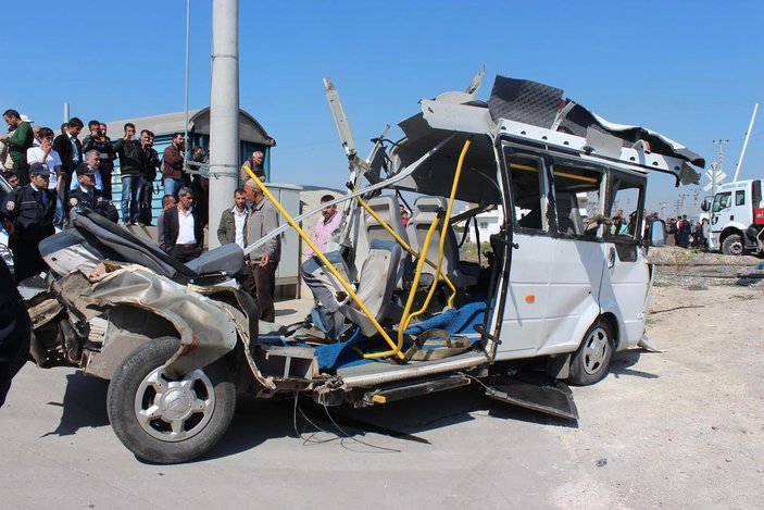 Mersin'de tren kazası: 10 ölü İZLE