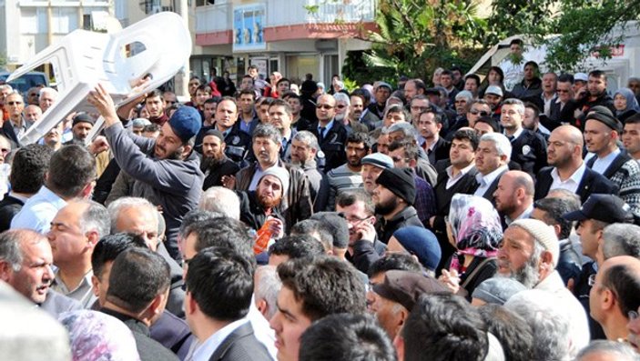Antalya'da hacı adayları arasında arbede yaşandı