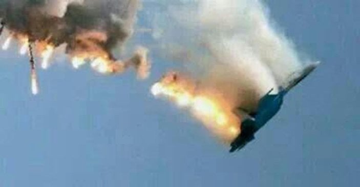 Suriye uçağının vurulduğu an görüntülendi