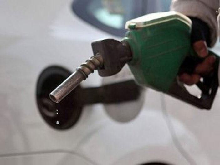 Tavan fiyat uygulamasına geçildi: Benzin fiyatları düştü