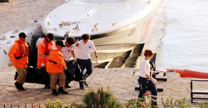 Antalya'da denizde iki erkek cesedi bulundu
