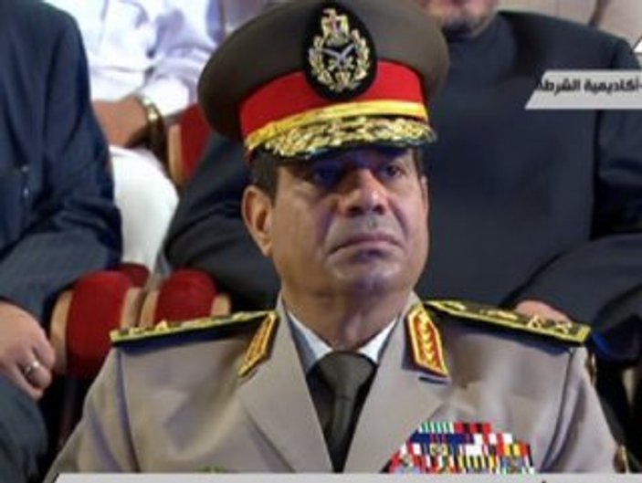 İstifa eden Sisi Cumhurbaşkanlığına adaylığını açıkladı