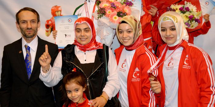 Wushucu Akyüz ailesi başarılarına yenilerini ekledi