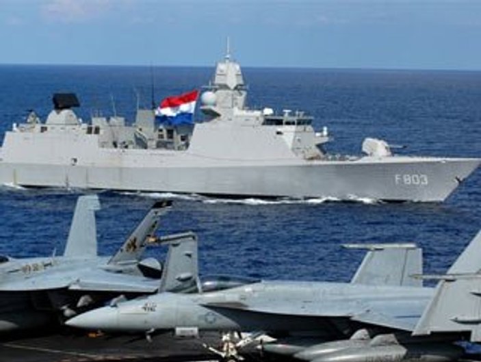 Hollanda donanmasında toplu seks skandalı