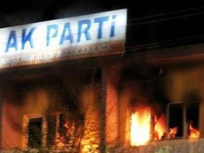 Şanlıurfa'da AK Parti binasında yangın