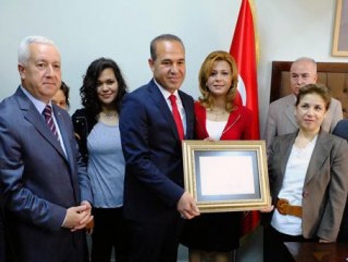 Adana'nın yeni başkanı Hüseyin Sözlü mazbatasını aldı