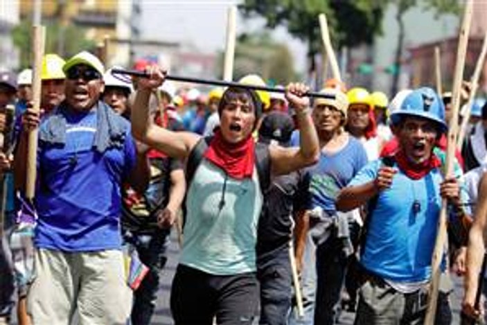 Peru'da madenciler geri adım atmıyor