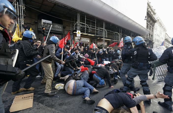 İtalya'da kemer sıkma eylemine sert müdahale