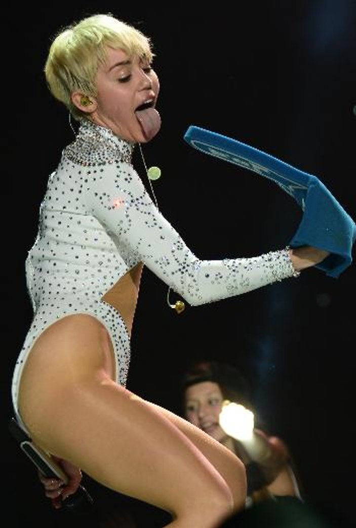 Miley Cyrus‘ın kalbi tekledi