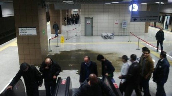 Marmaray'da acilen peronları terk edin uyarısı