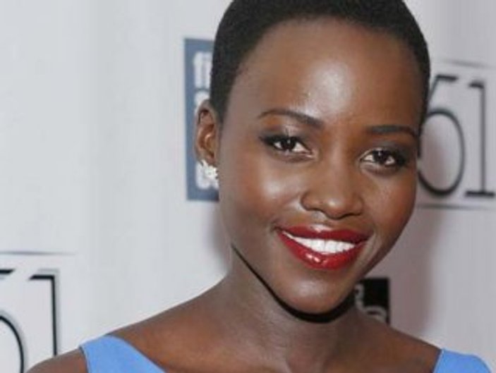 Lupita Nyong'o dünyanın en güzel kadını seçildi İZLE