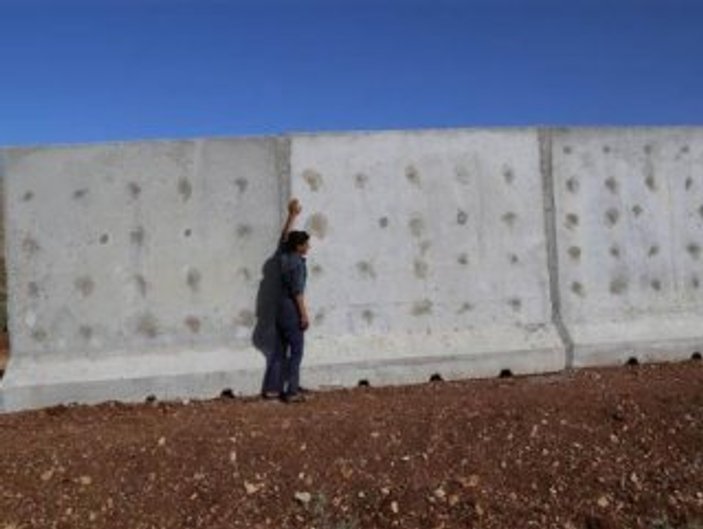 Suriye sınırına seyyar duvar örülüyor