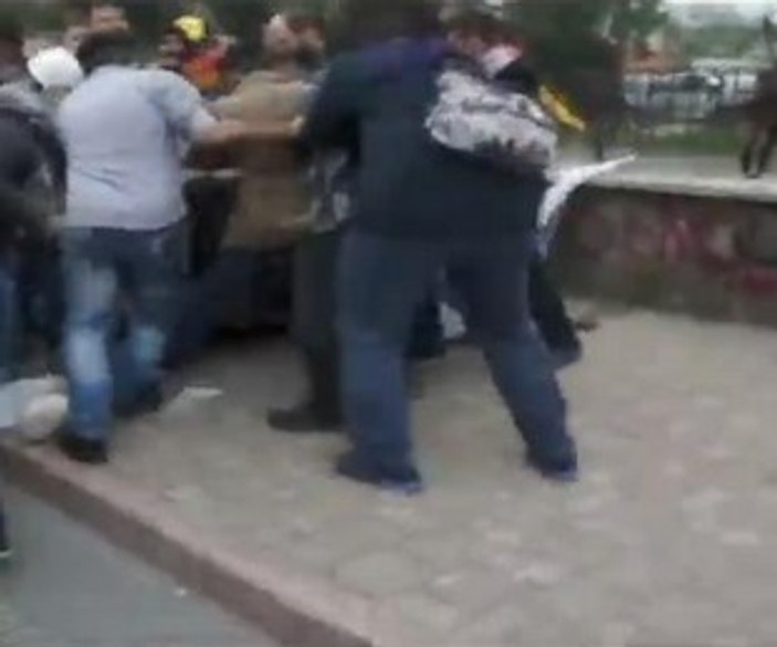 Şişli'de bir polis linçten son anda kurtarıldı İZLE