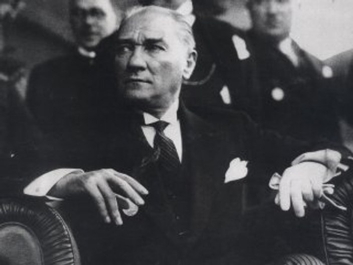 Twitter'da Atatürk'ün çocukluk fotoğrafı tartışması