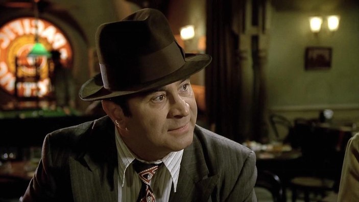 Bob Hoskins kimdir