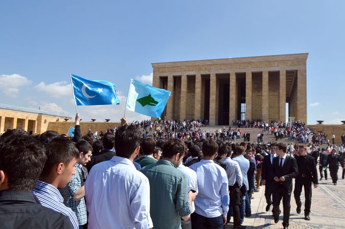 MHP'liler 3 Mayıs Milliyetçiler Günü'nü kutluyor