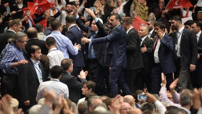 Mustafa Kamalak yeniden SP başkanı oldu İZLE