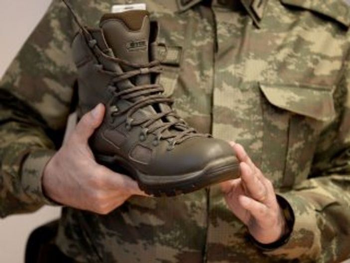 Kara Kuvvetleri'nde siyah bot devri kapanıyor