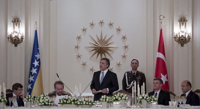 Köşk'te Bakir İzzetbegoviç onuruna yemek