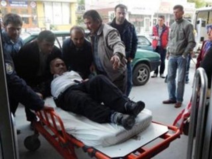 Konya'da düğüne katılan polis kazara imamı vurdu