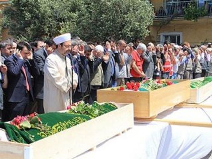 Soma'da hayatını kaybeden madenciler toprağa veriliyor