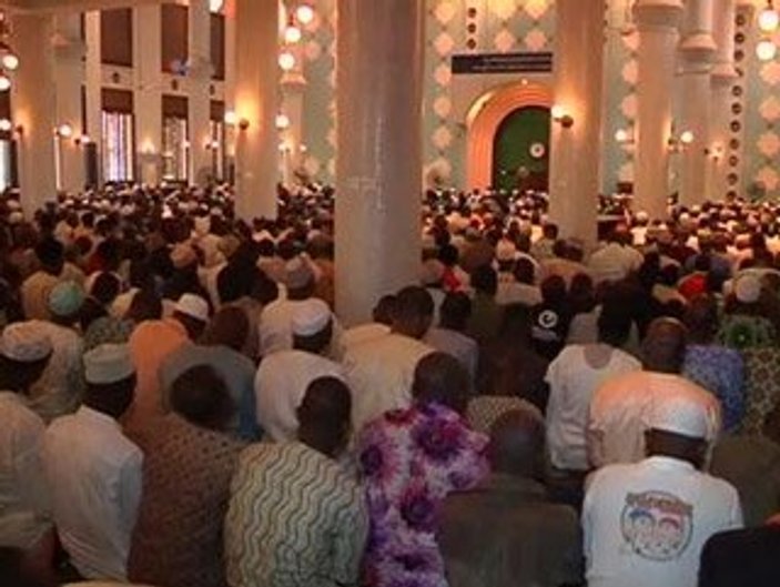 Orta Afrika'da Müslümanlar'dan oturma eylemi