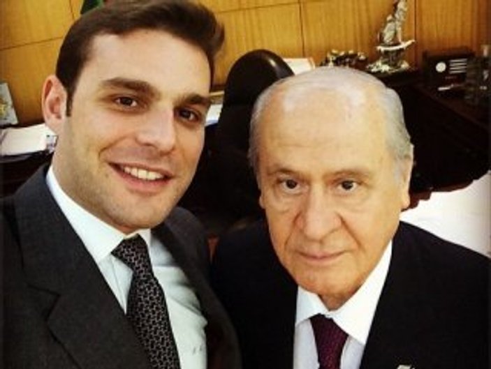 Devlet Bahçeli Mehmet Aslan'la selfie çektirdi