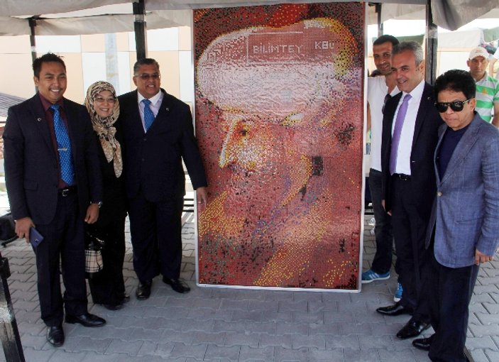 25 bin raptiyeyle Fatih portresi