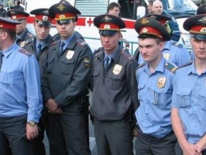 Kırım'da 12 bin polis işten çıkarıldı