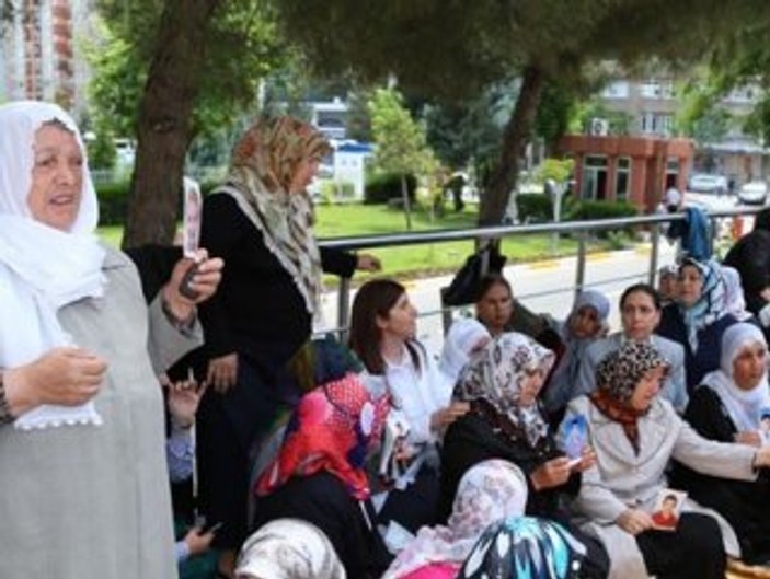 Diyarbakır'da aileler oturma eylemine ara verdi