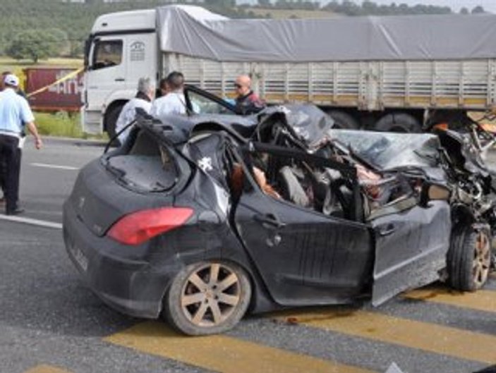 Uşak'ta trafik kazası: 3 ölü