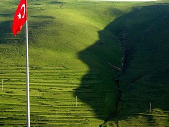 Erdoğdu: Atatürk silüetini görmeye gitmek hastalıktır