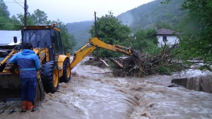 Bolu'da 5 köy sular altında kaldı