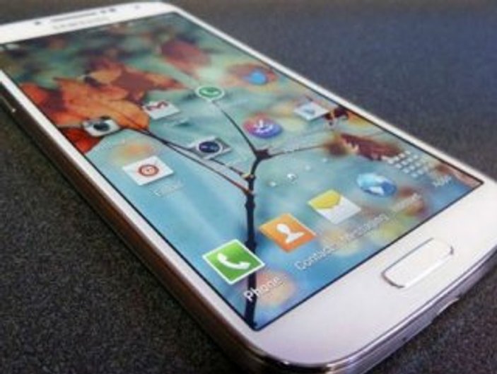 İstanbul'da bir evde Galaxy S4 patladı