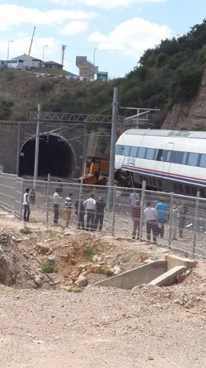 İstanbul-Eskişehir hızlı treni test sürüşünde kaza yaptı