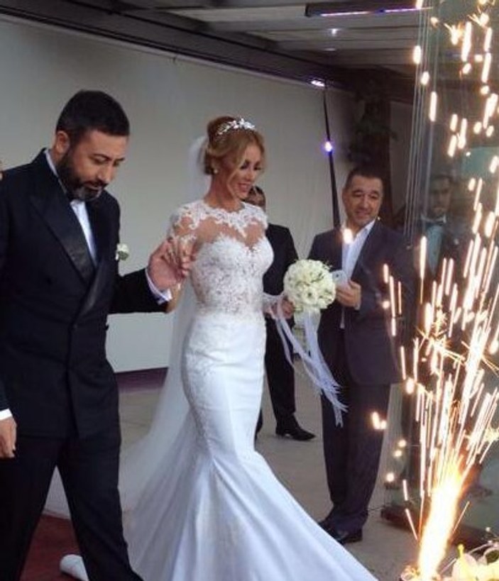 Petek Dinçöz Serkan Kodaloğlu ile evlendi