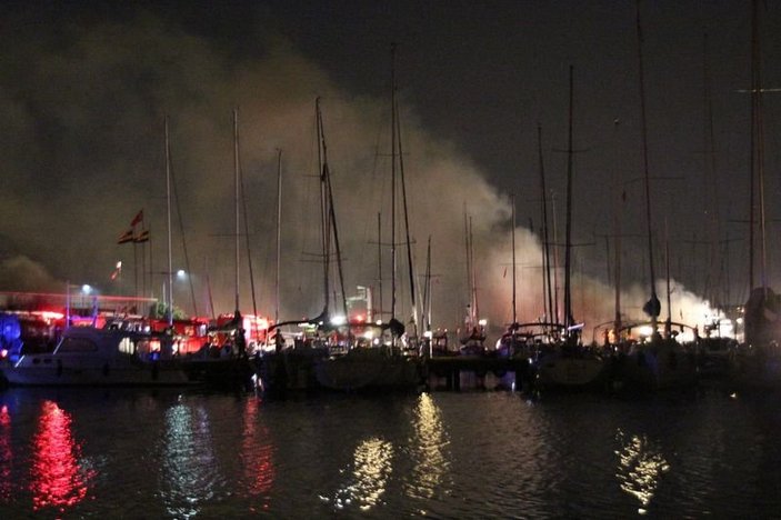 Kadıköy Yat Limanı'nda yangın