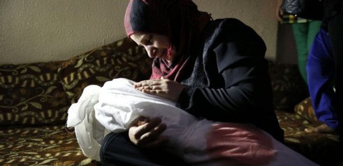 Gazzeli Razel bebek yaşam savaşını kaybetti
