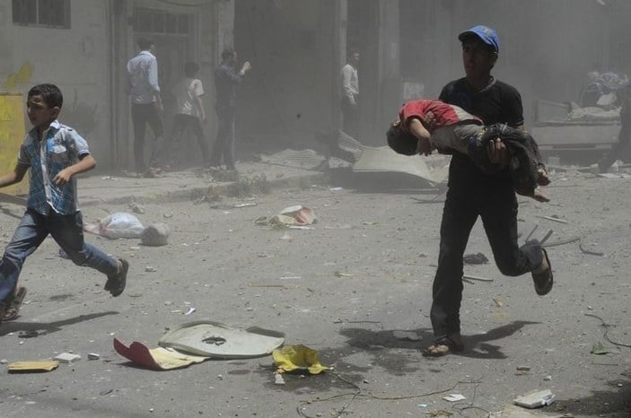 Esad güçleri Suriye'yi kana buladı: 64 ölü