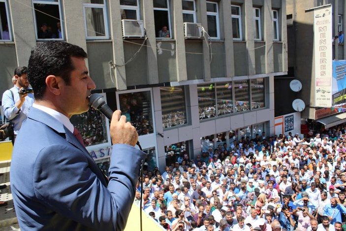 Demirtaş: Erdoğan'ı seviyorlarsa bana oy vermeleri lazım