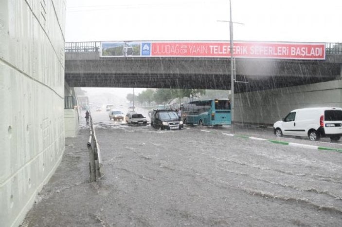 Bursa'da su baskını