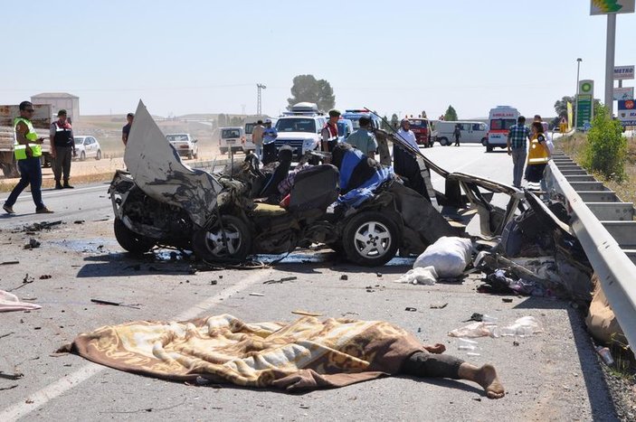 Yozgat'ta kamyonla otomobil çarpıştı: 5 ölü