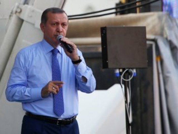 Başbakan Erdoğan Eskişehir'de İhsanoğlu'na yüklendi