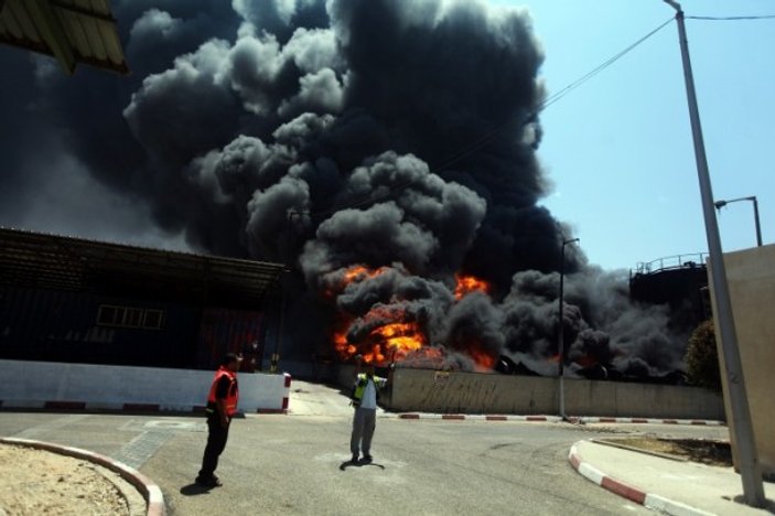 İsrail Gazze'nin elektrik santralini vurdu İZLE