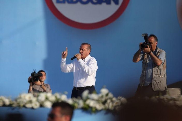 Başbakan konuşmasına İstiklal Marşı'yla başladı İZLE